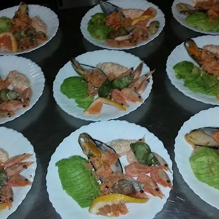 Le Corby Отель Шательро