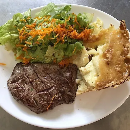 Le Corby Отель *